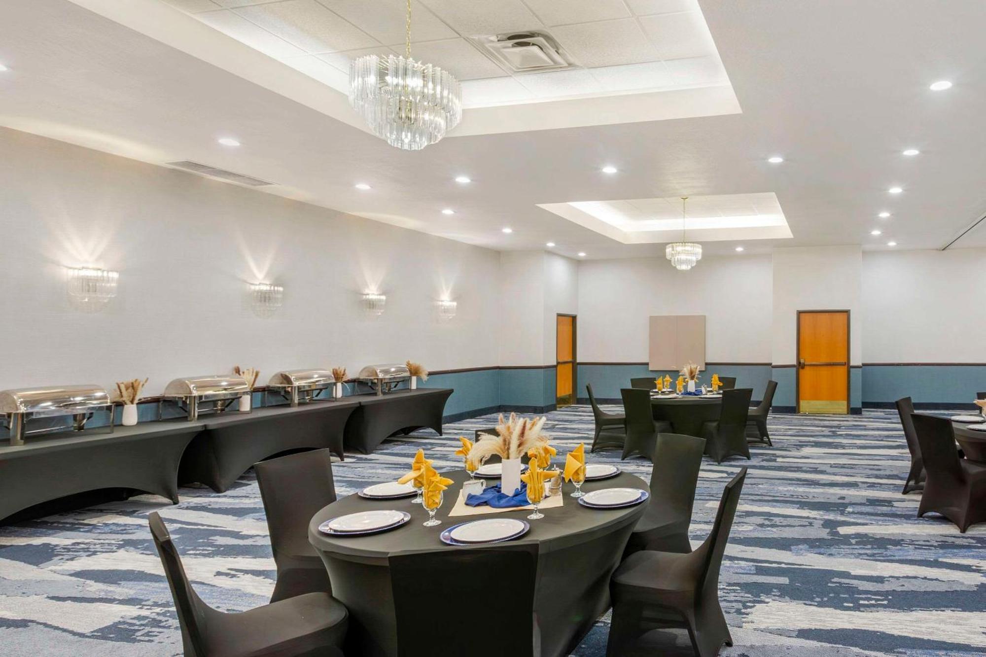 Comfort Suites Ogden Conference Center מראה חיצוני תמונה