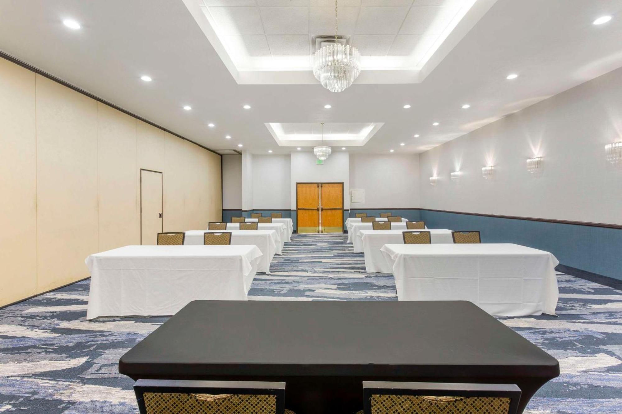 Comfort Suites Ogden Conference Center מראה חיצוני תמונה