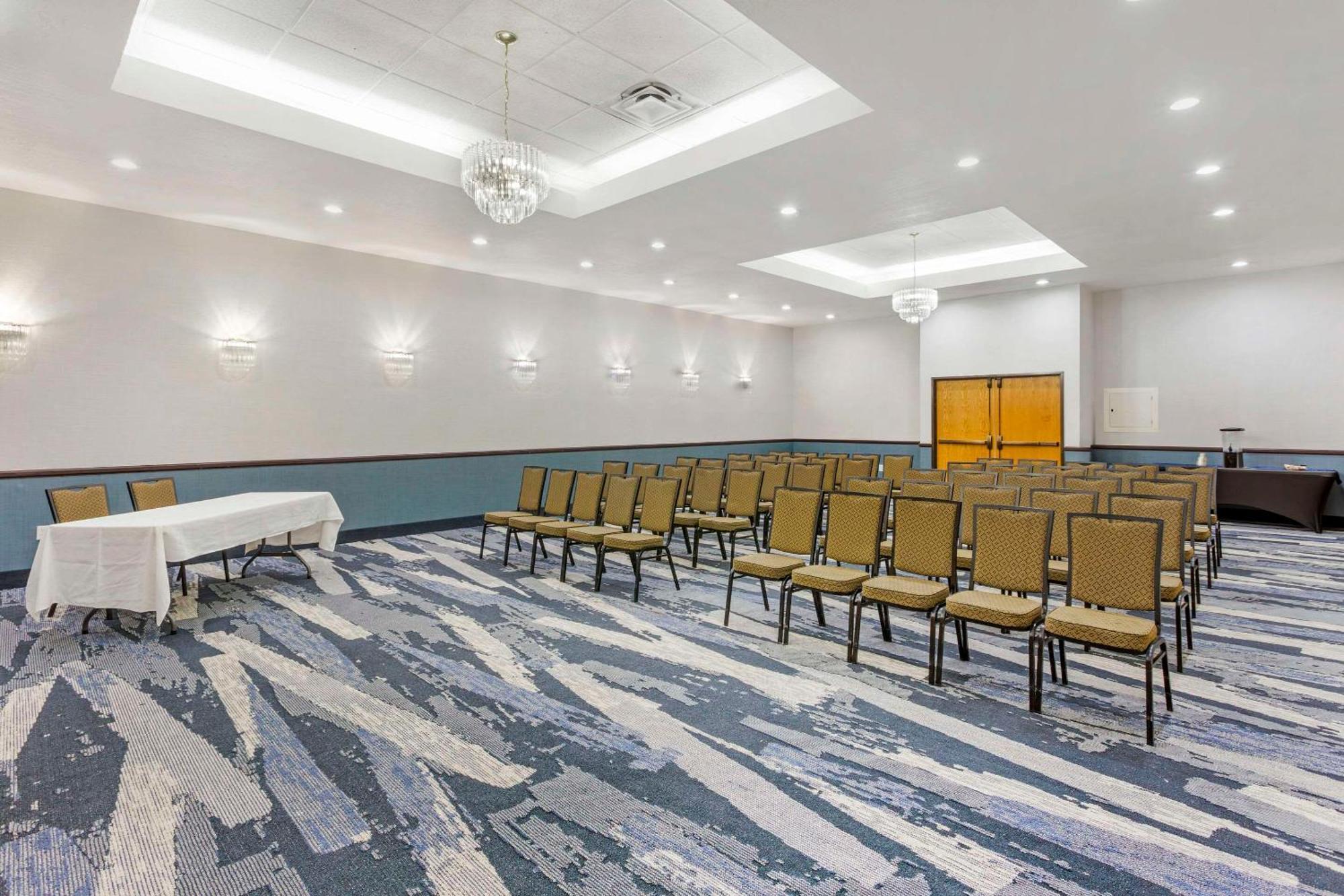 Comfort Suites Ogden Conference Center מראה חיצוני תמונה