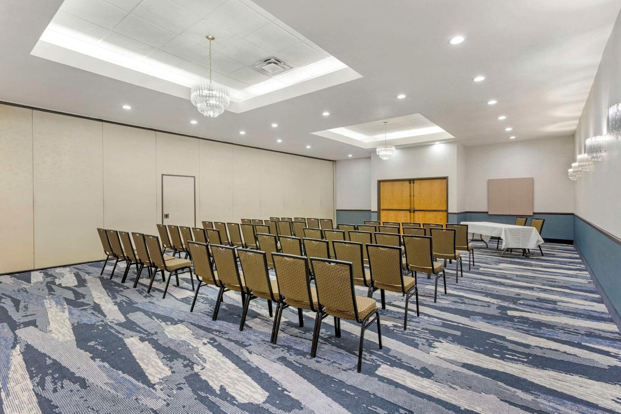 Comfort Suites Ogden Conference Center מראה חיצוני תמונה